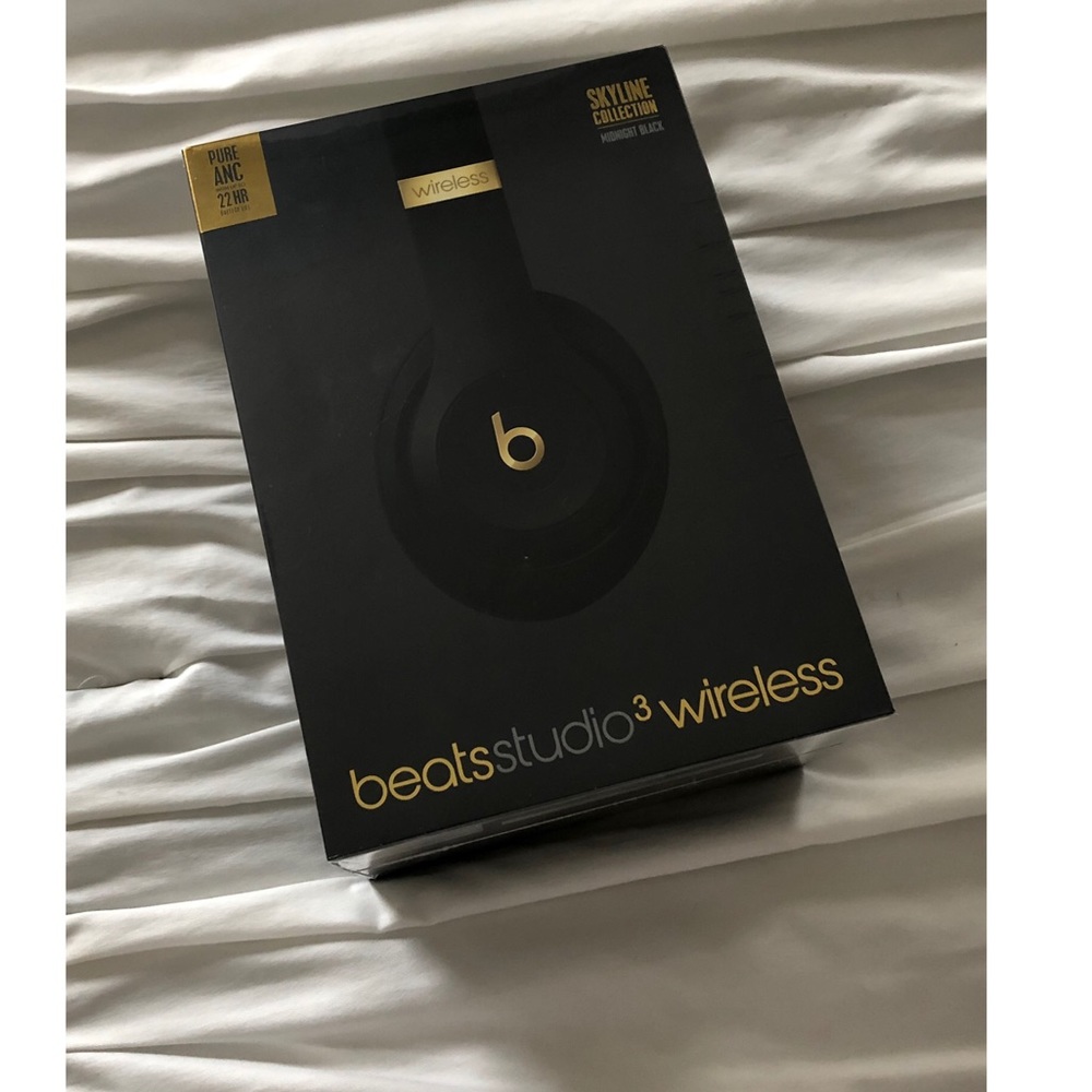 Beats Studio3 Wireless 🎧 Midnight Black/Gold
